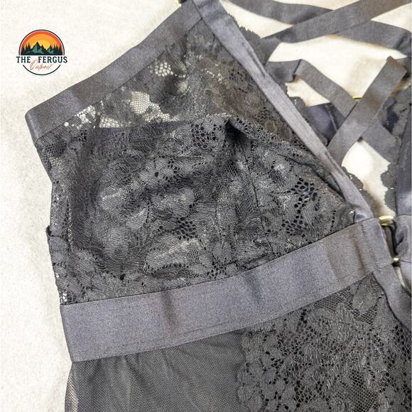 NWT Torrid Sexy Black Strappy Lace & Mesh Lingerie Bodysuit Plus Size 1 (14/16) - Picture 10 of 16